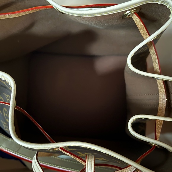 Louis Vuitton Monogram Petit Noe bucket bag - Picture 6 of 13